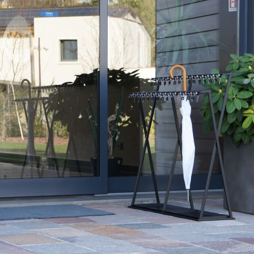 Portaombrelli Riuni con lucchetto 28 posti